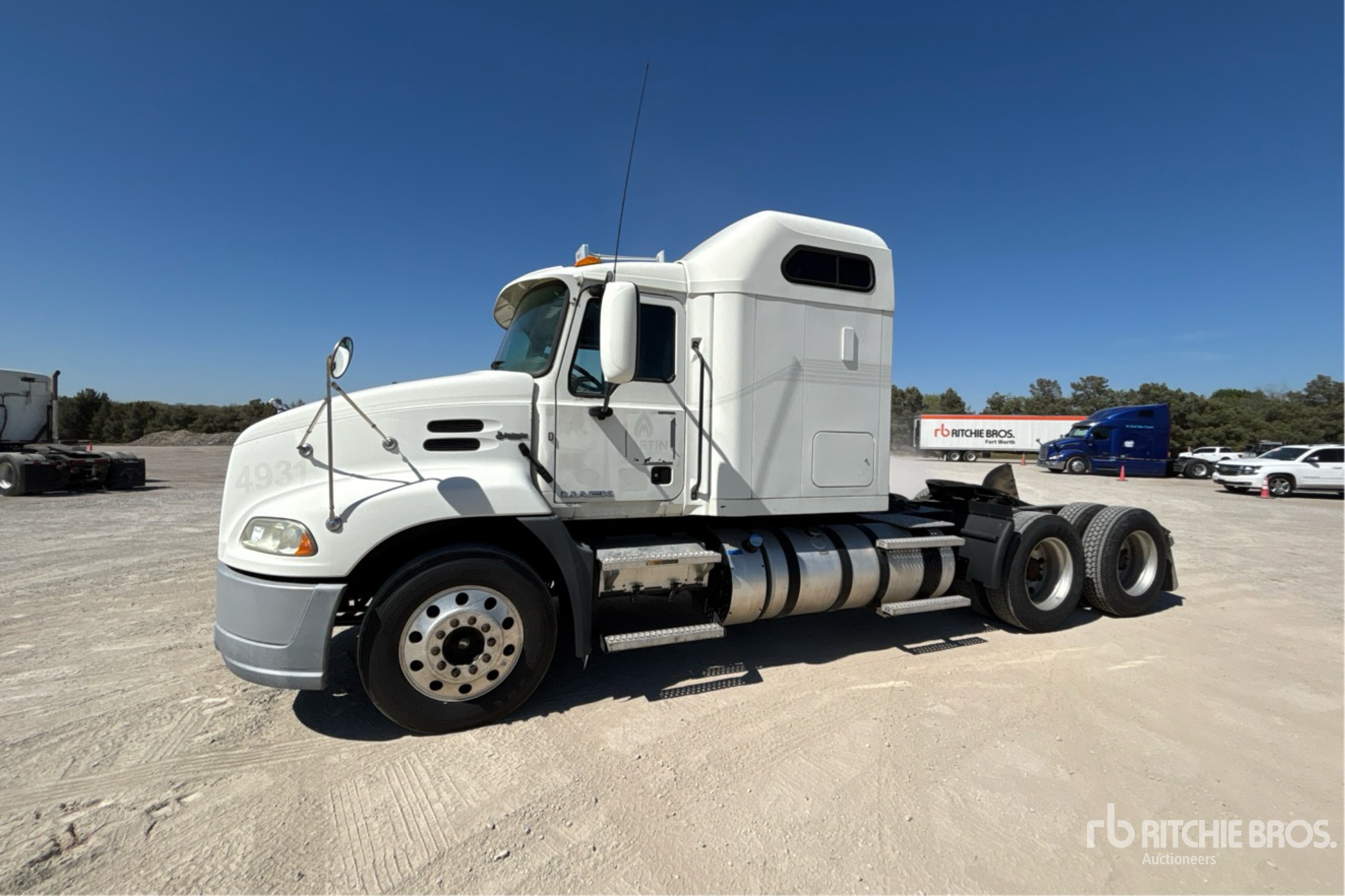 General Appearance with Bild, Ecke vorne links