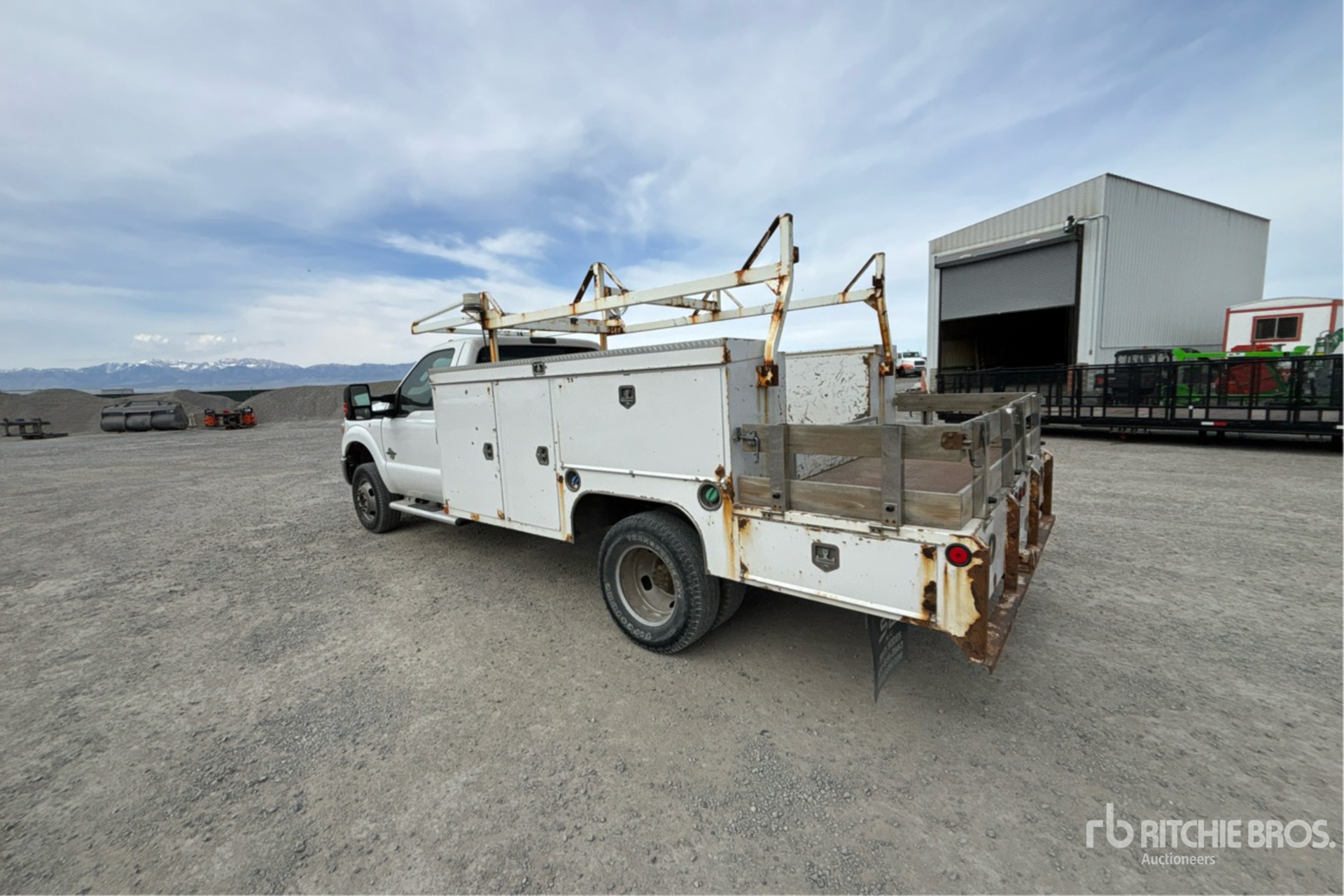 General Appearance with Picture, Left Rear Corner