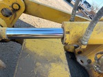 Hydraulics with Ripper Cylinders