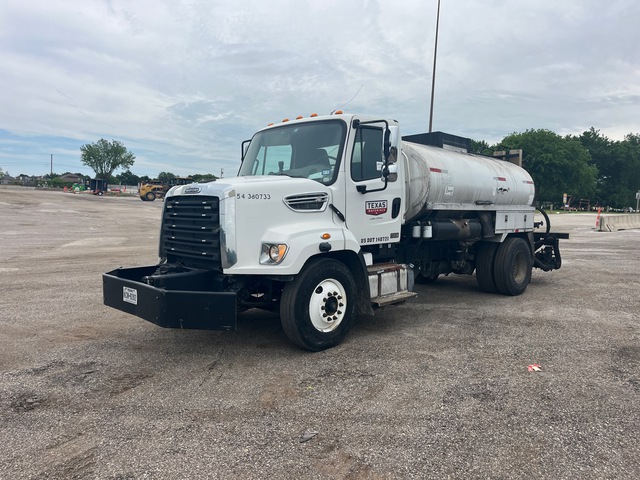 Etnyre Black-Topper Centennial 11 on 2015 Freightliner 108SD 4x2 Asphalt Distributor Truck Etnyre Black-Topper Centennial 11 on 2015 Freightliner 108SD 4x2 Asphalt Distributor Truck