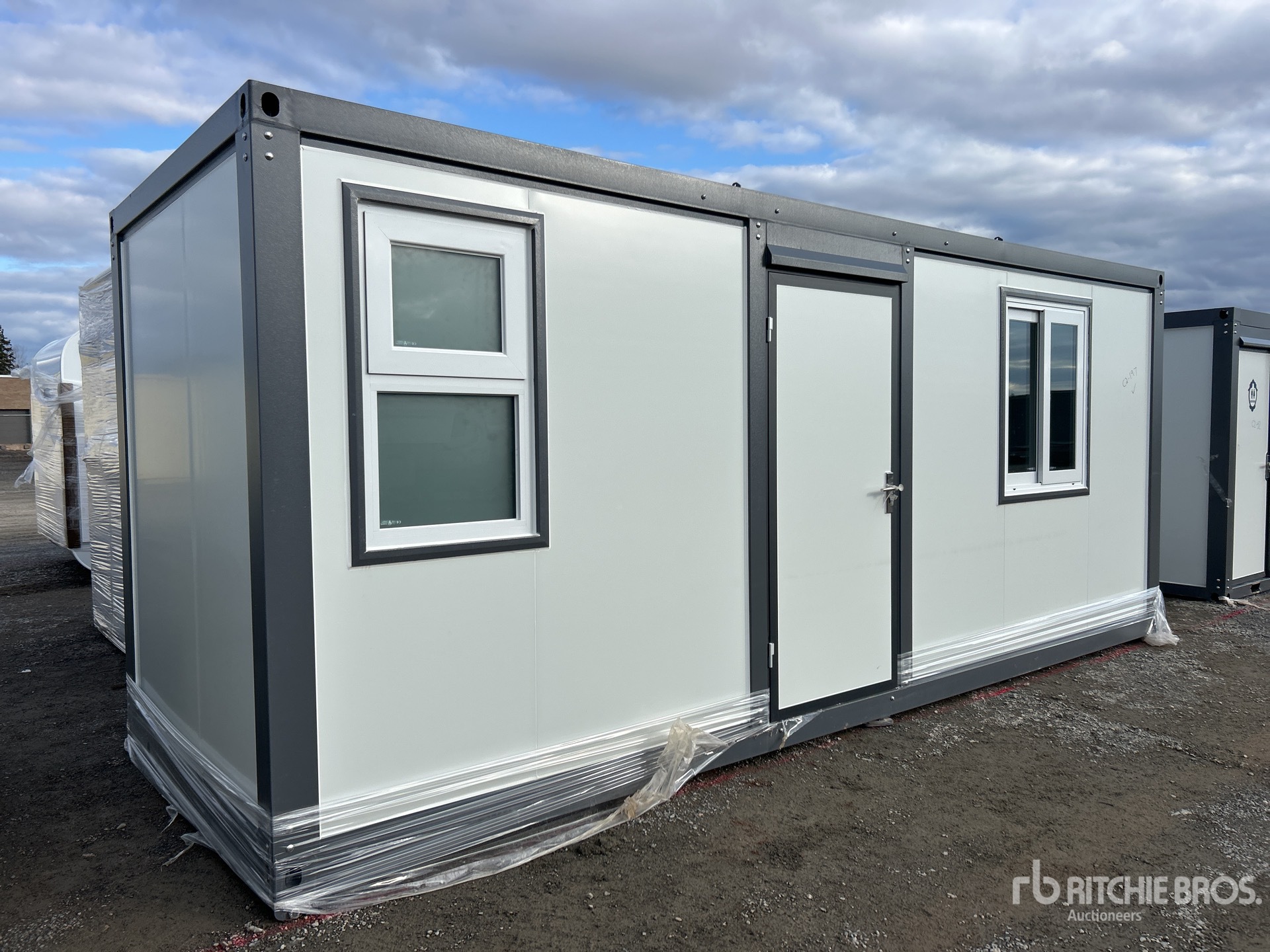 General Appearance with Image, coin avant droit