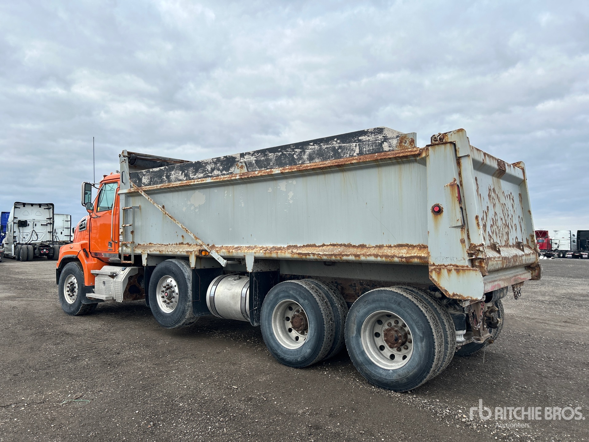 General Appearance with Imagen: esquina trasera izquierda