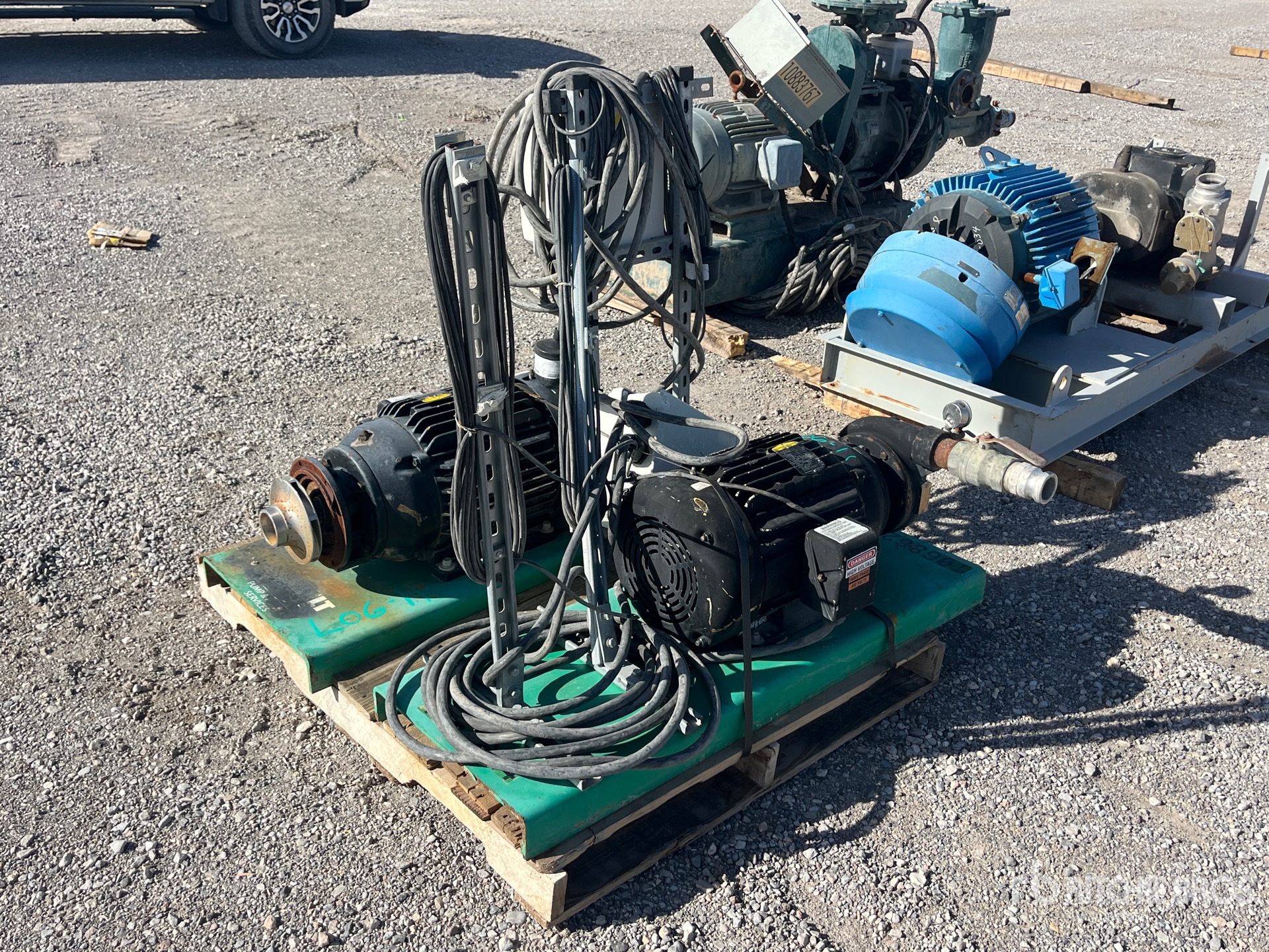 General Appearance with Bild, Ecke vorne rechts