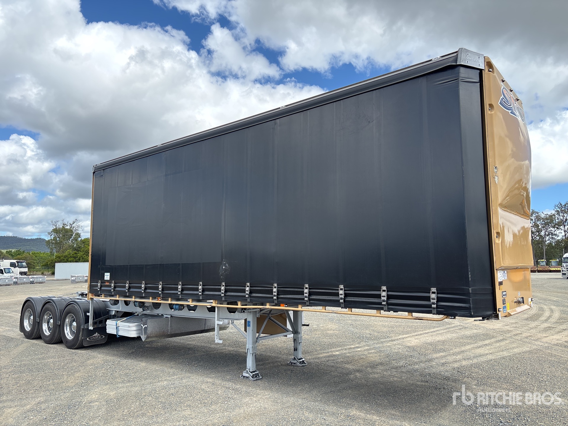 General Appearance with Bild, Ecke vorne links