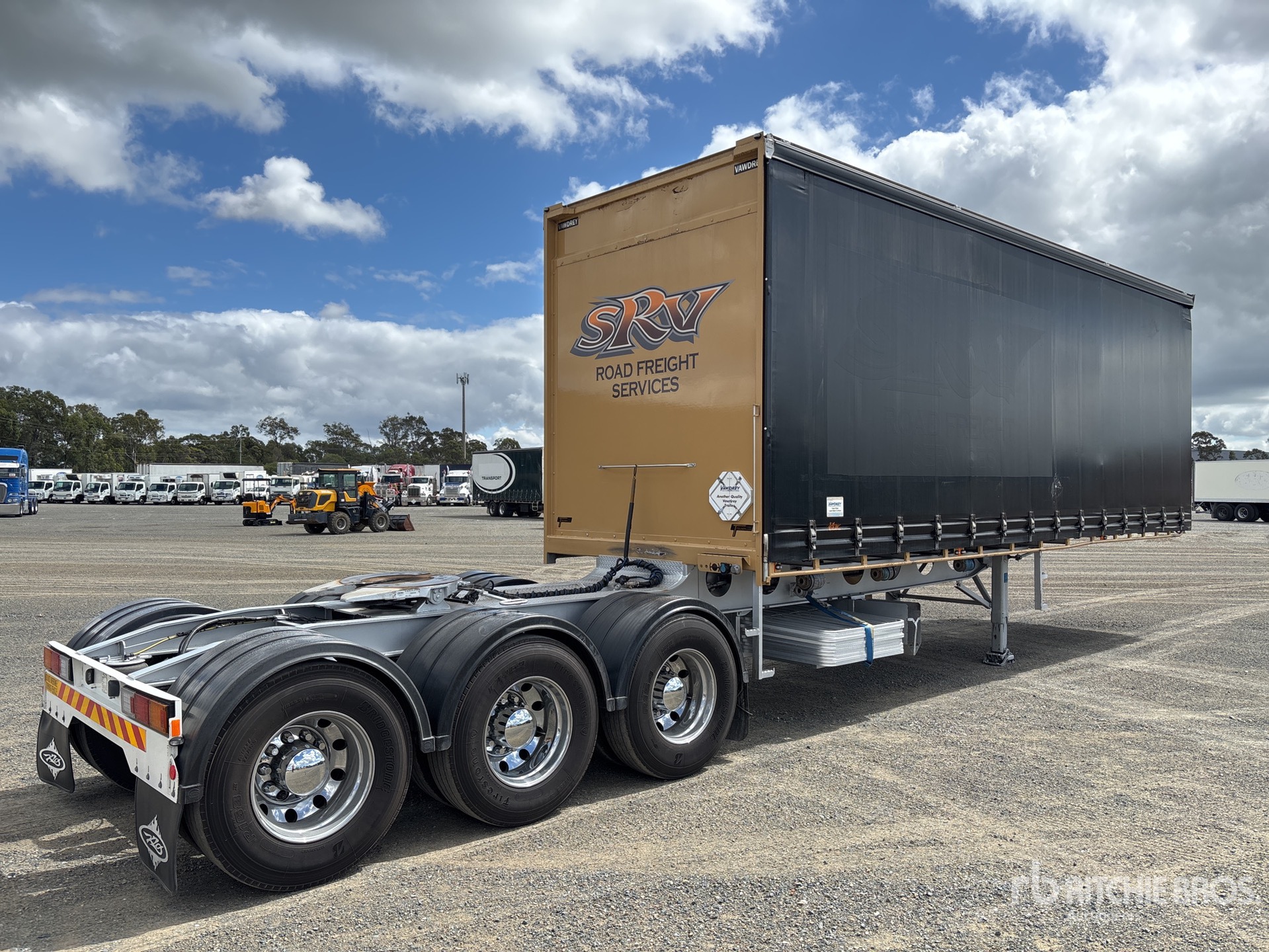 General Appearance with Bild, Ecke hinten links