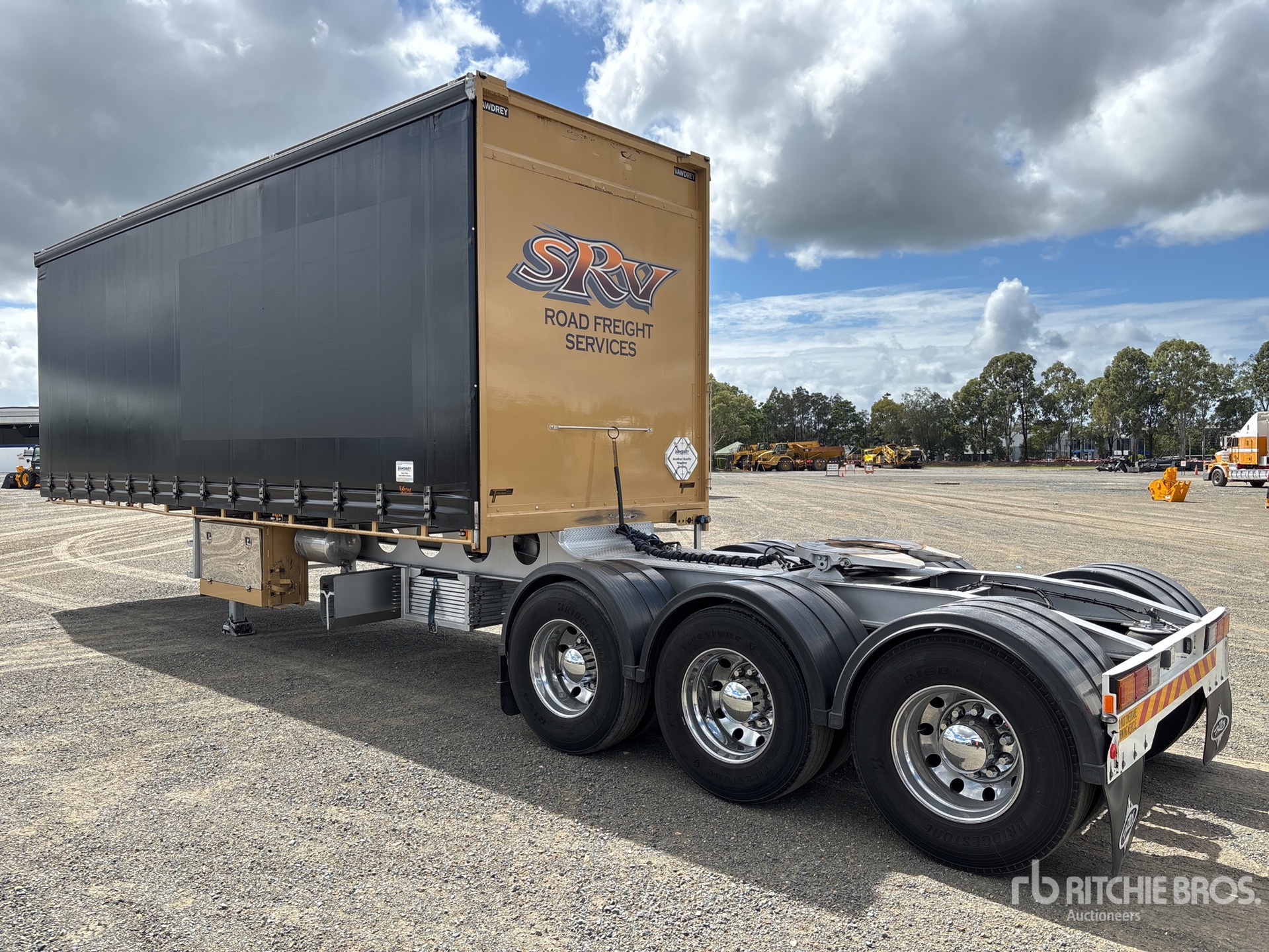 General Appearance with Bild, Ecke hinten rechts