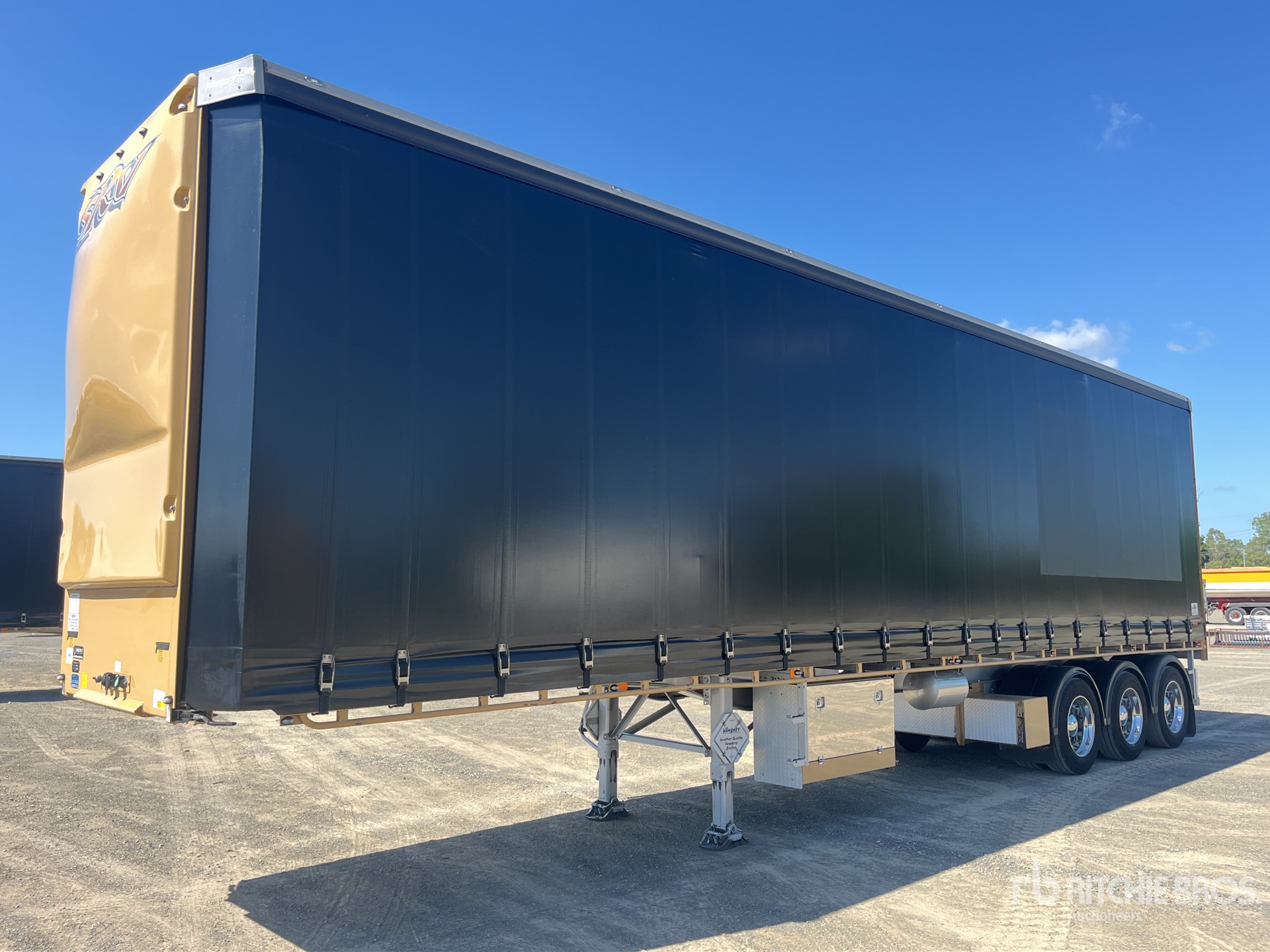 General Appearance with Picture, Right Front Corner