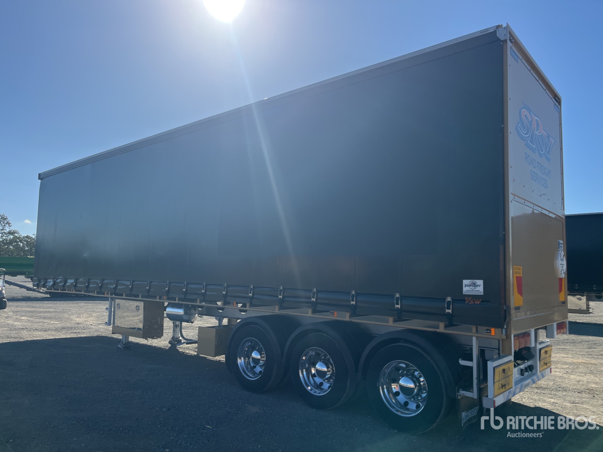 General Appearance with Bild, Ecke hinten rechts