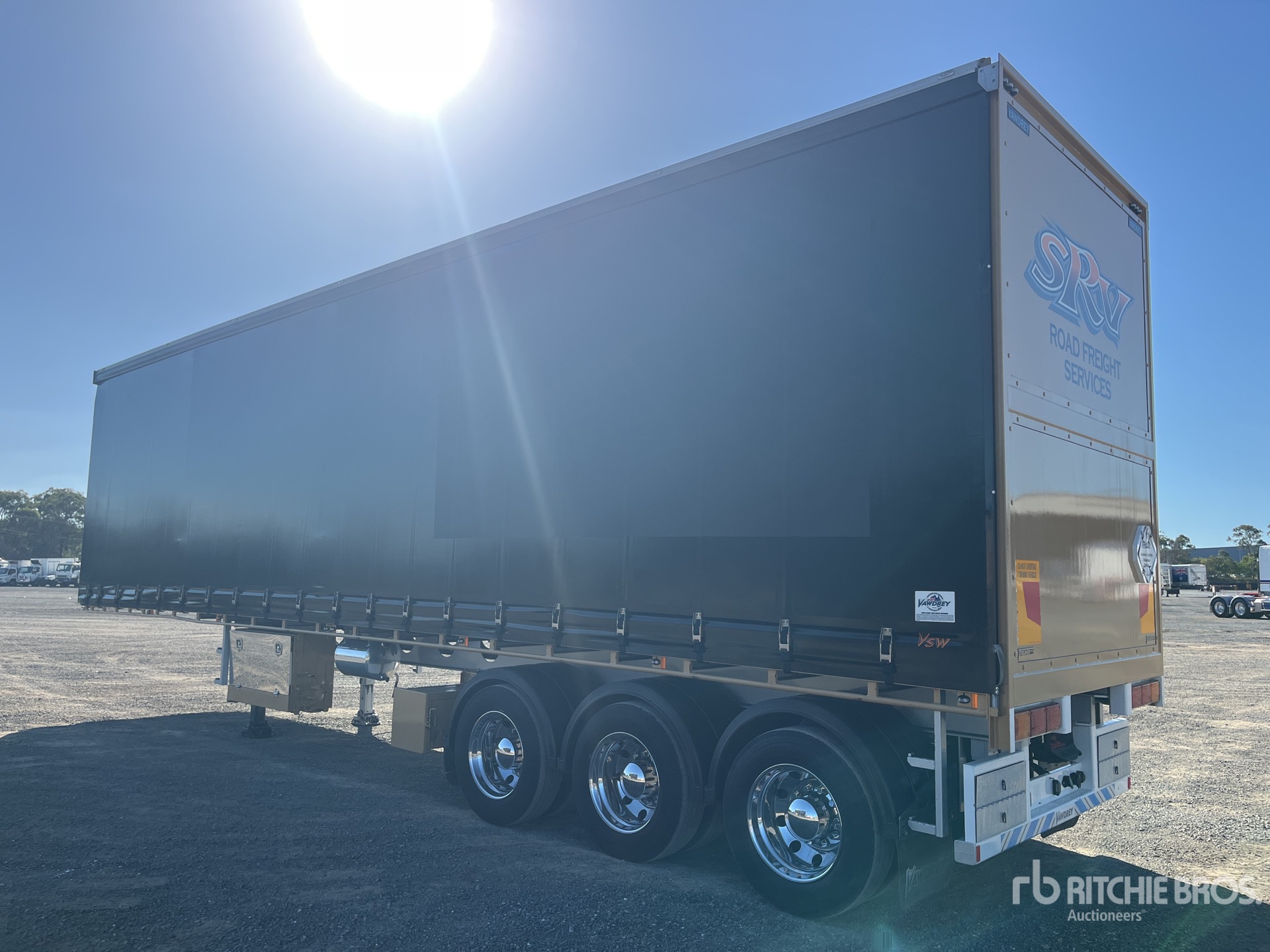 General Appearance with Imagen: esquina trasera derecha