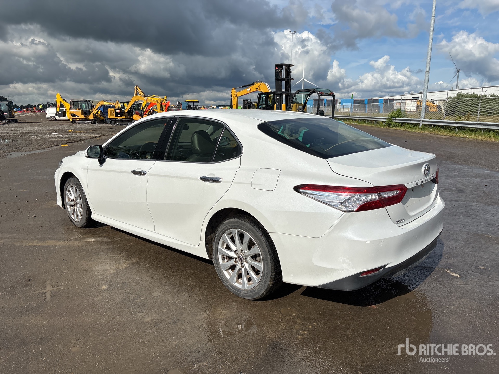 General Appearance with Picture, Left Rear Corner