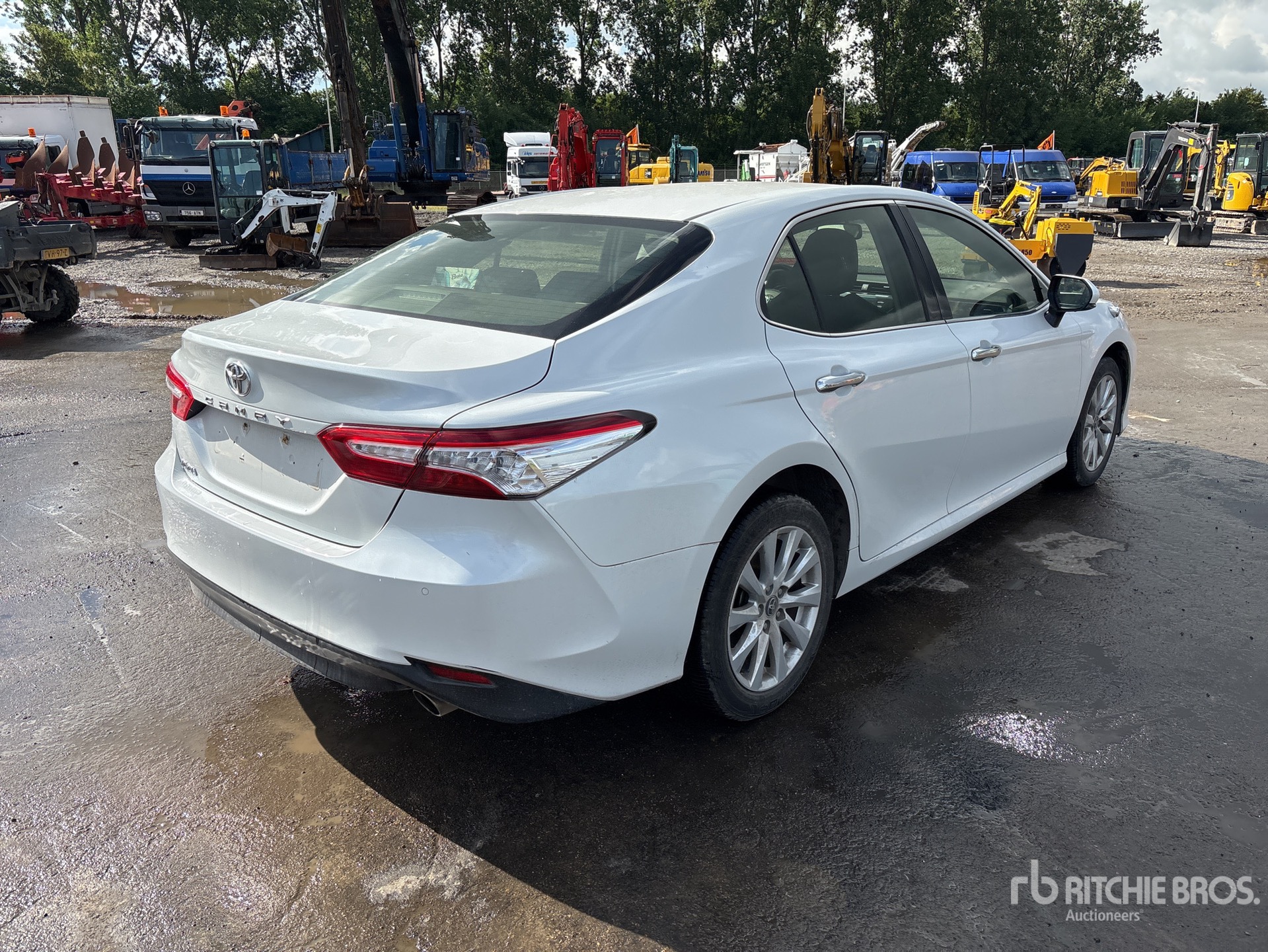 General Appearance with Picture, Right Rear Corner