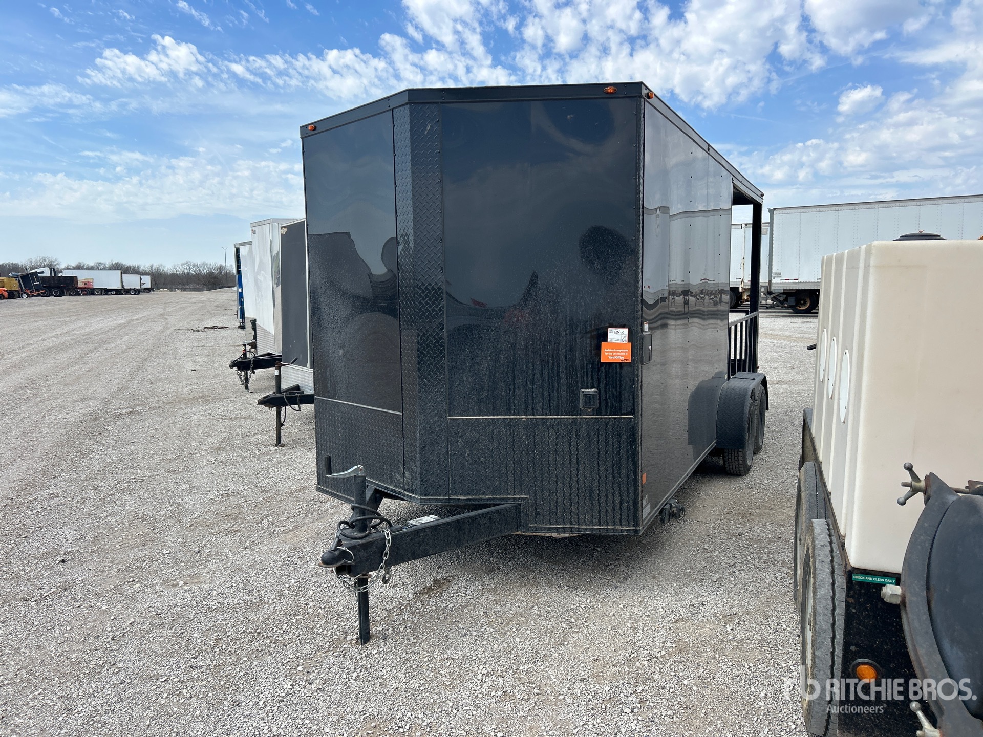 Aspect général with Image, coin avant gauche