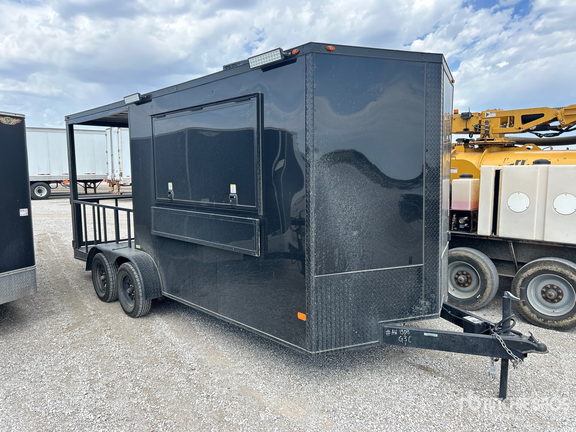 Aspect général with Image, coin avant droit