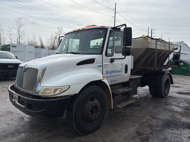 2006 International 4300 4x2 Spreader Truck