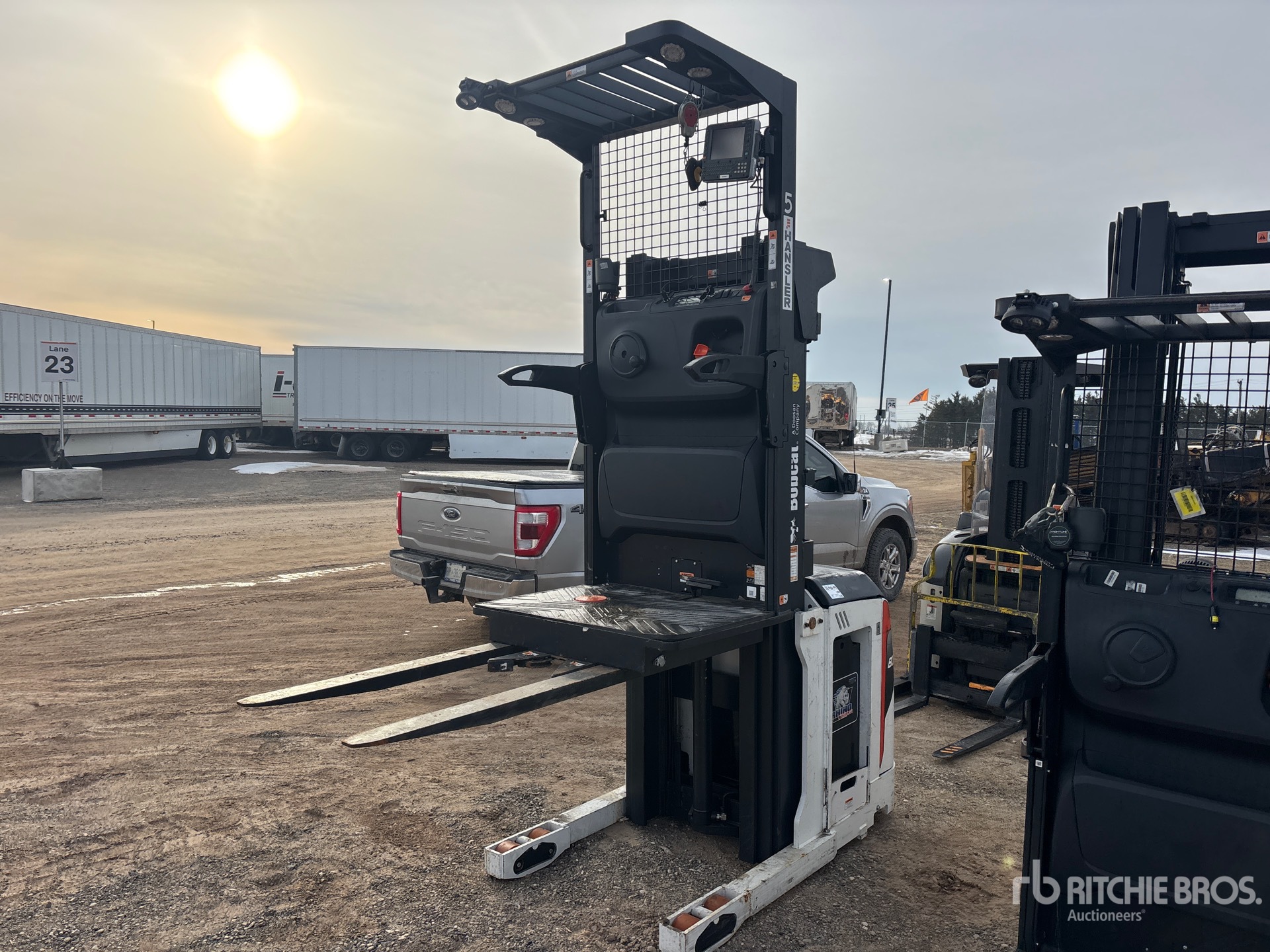 General Appearance with Picture, Left Front Corner