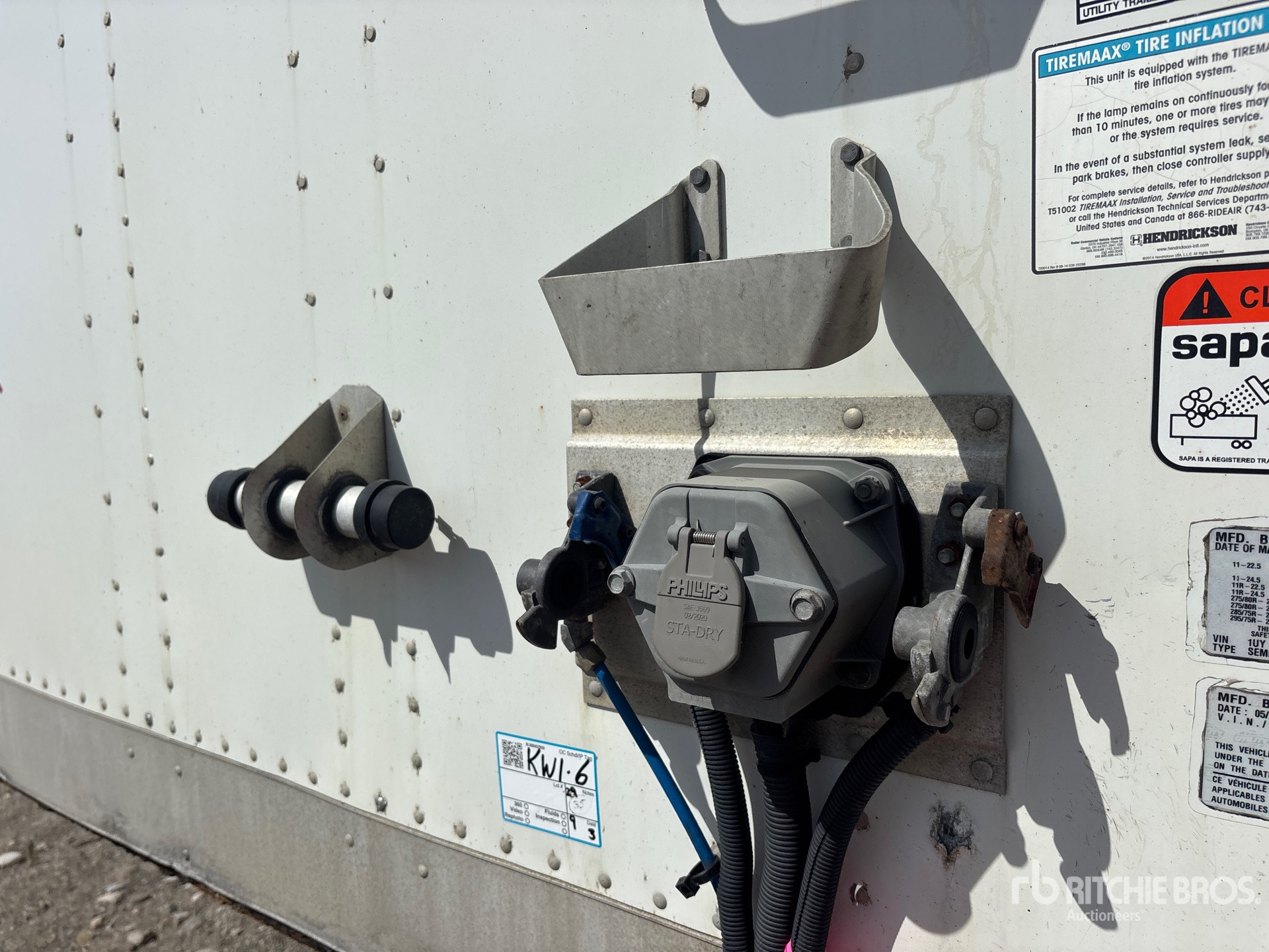 2018 Utility 4000DX