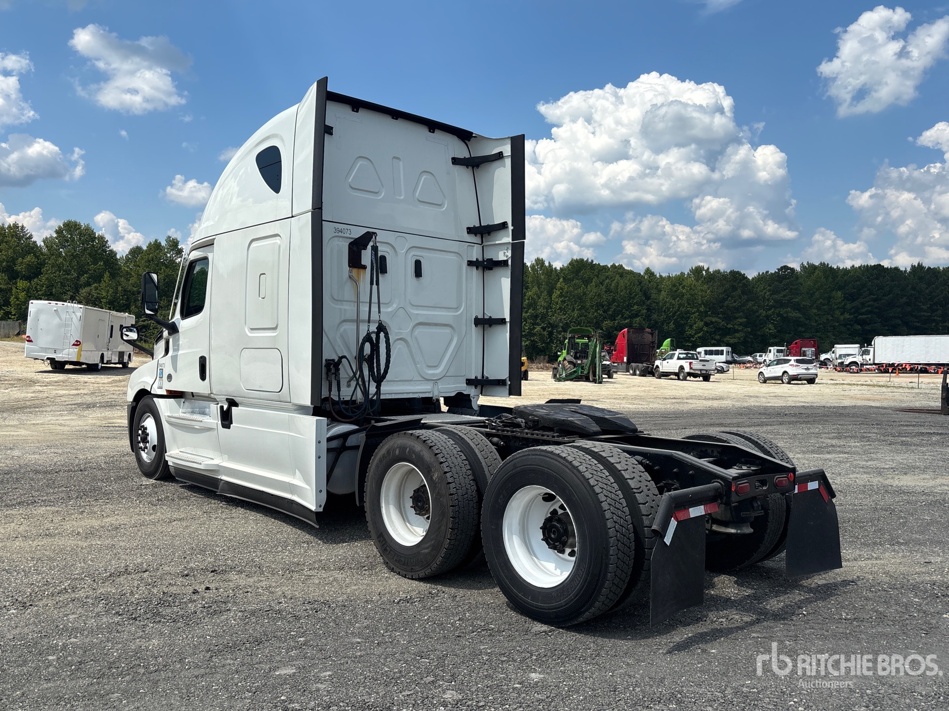 2022 Freightliner CASCADIA 126