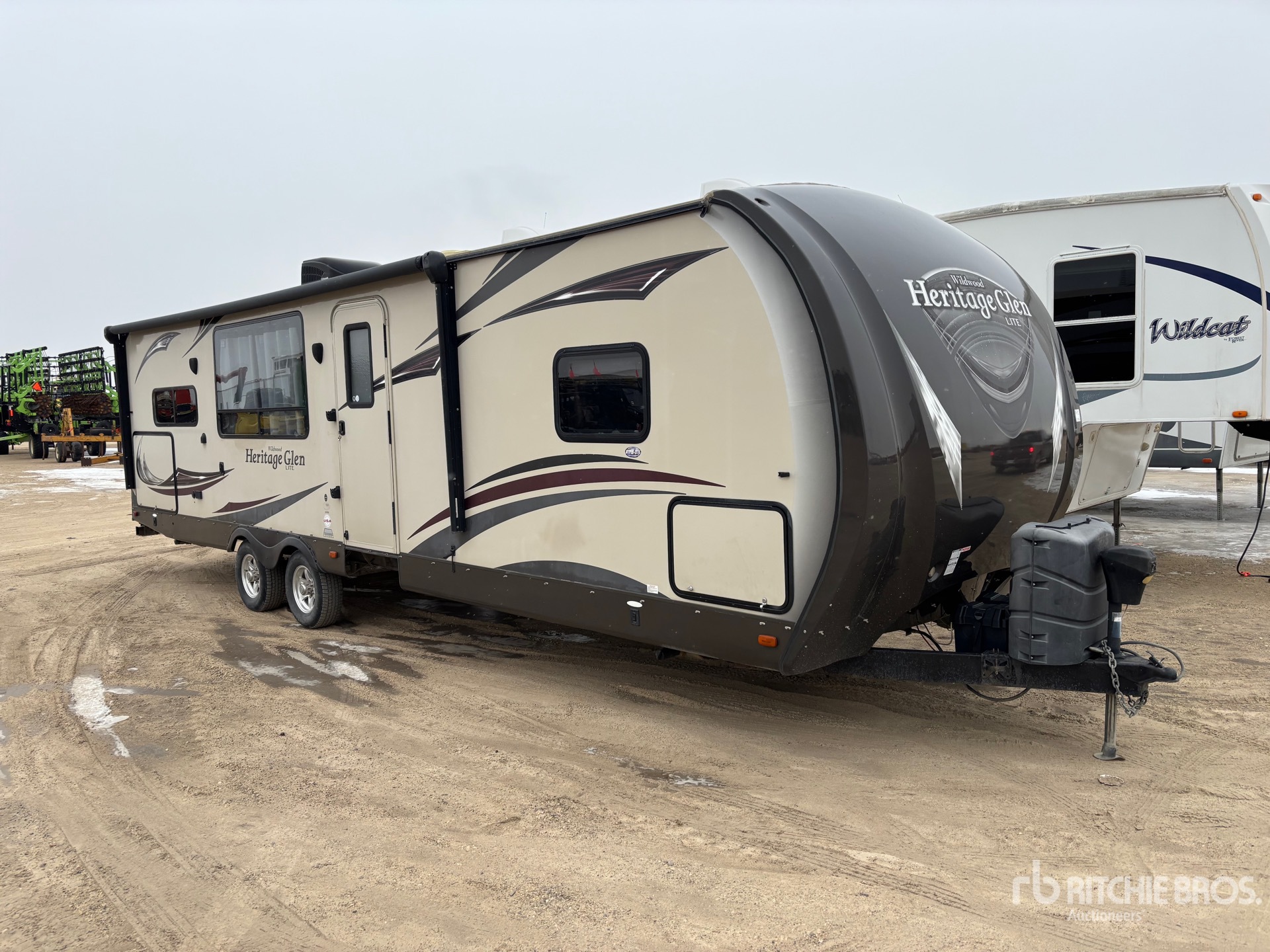 General Appearance with Picture, Right Front Corner