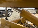 Hydraulics with Saddle Positioning Cylinder
