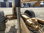 Hydraulics with Blade Lift Cylinders