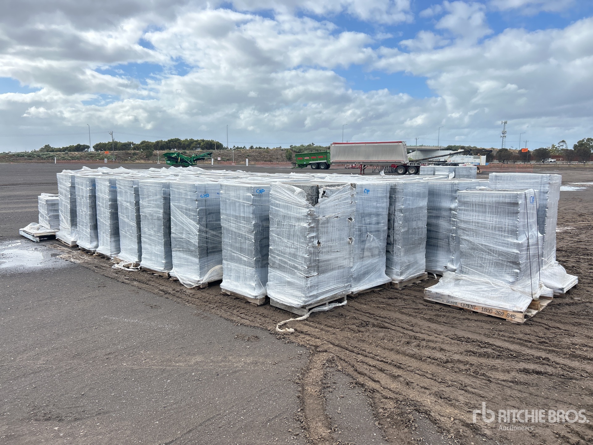 General Appearance with Foto, angolo anteriore destro