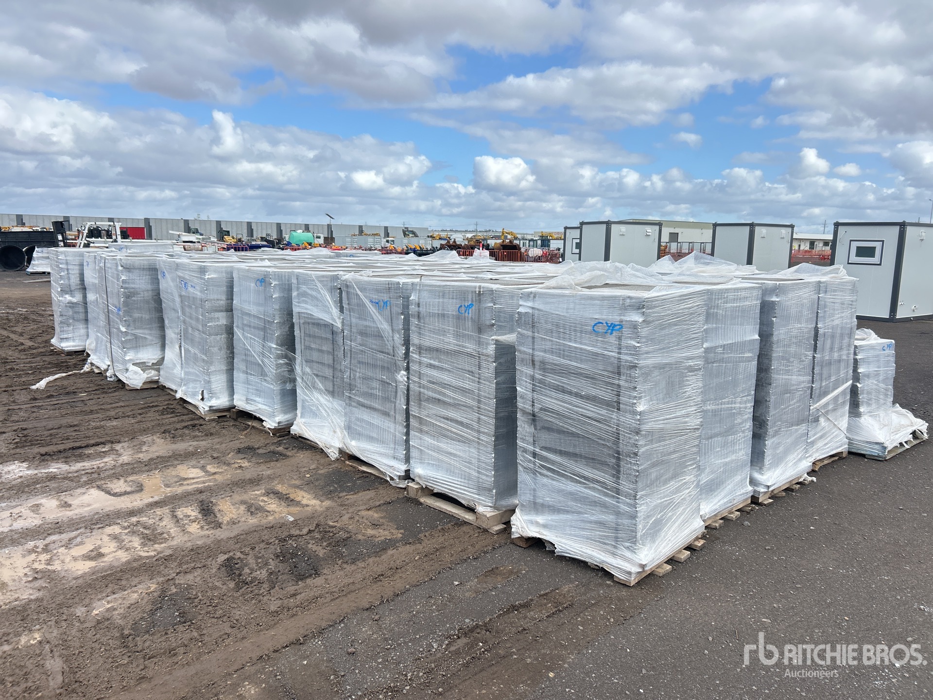 General Appearance with Foto, angolo posteriore sinistro