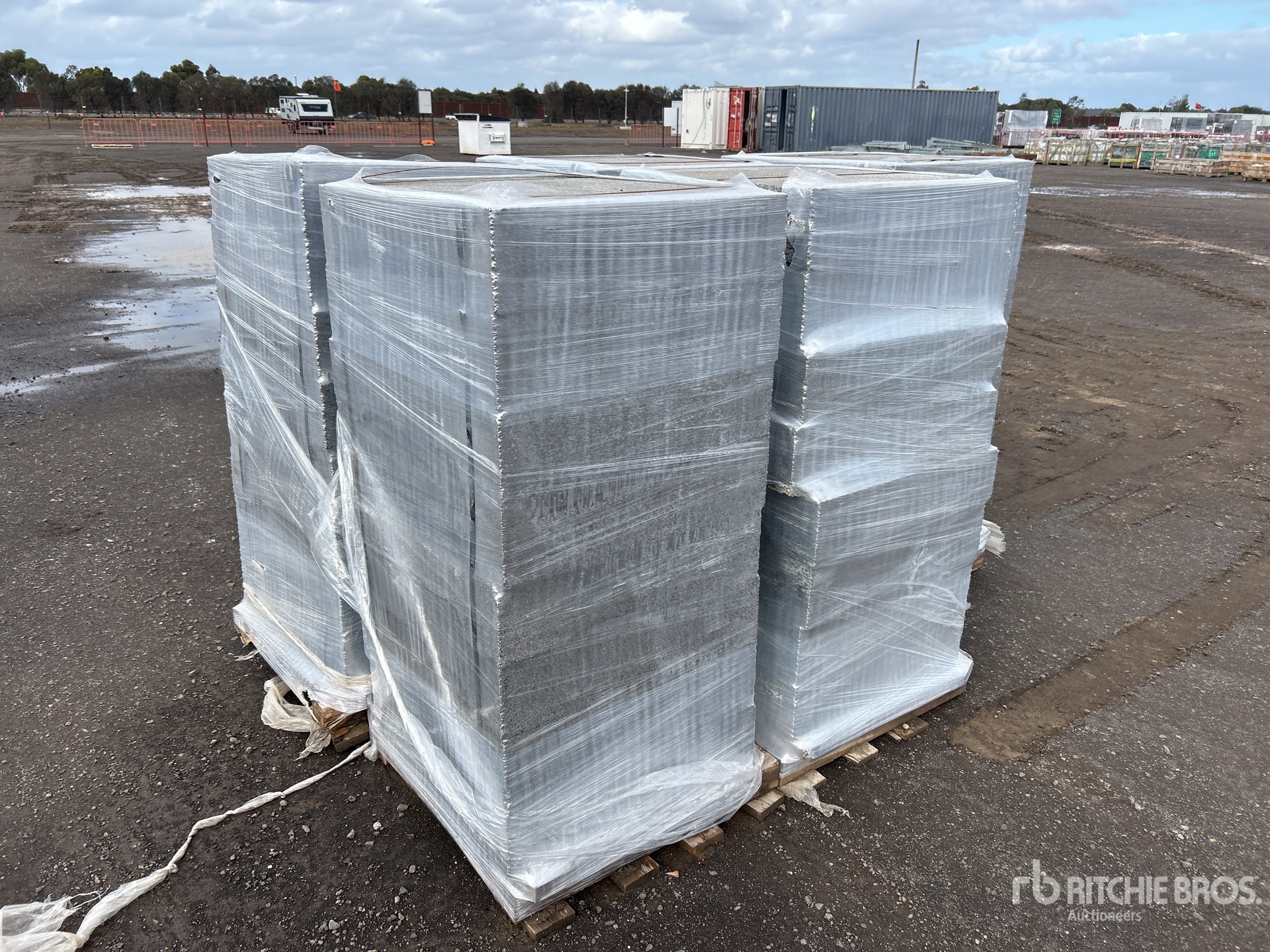 General Appearance with Foto, angolo anteriore sinistro