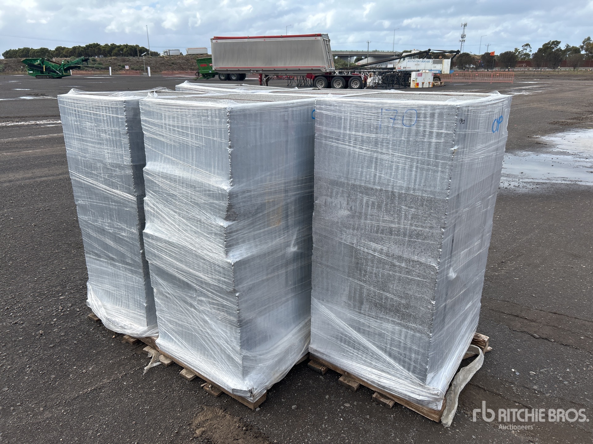 General Appearance with Foto, angolo anteriore destro