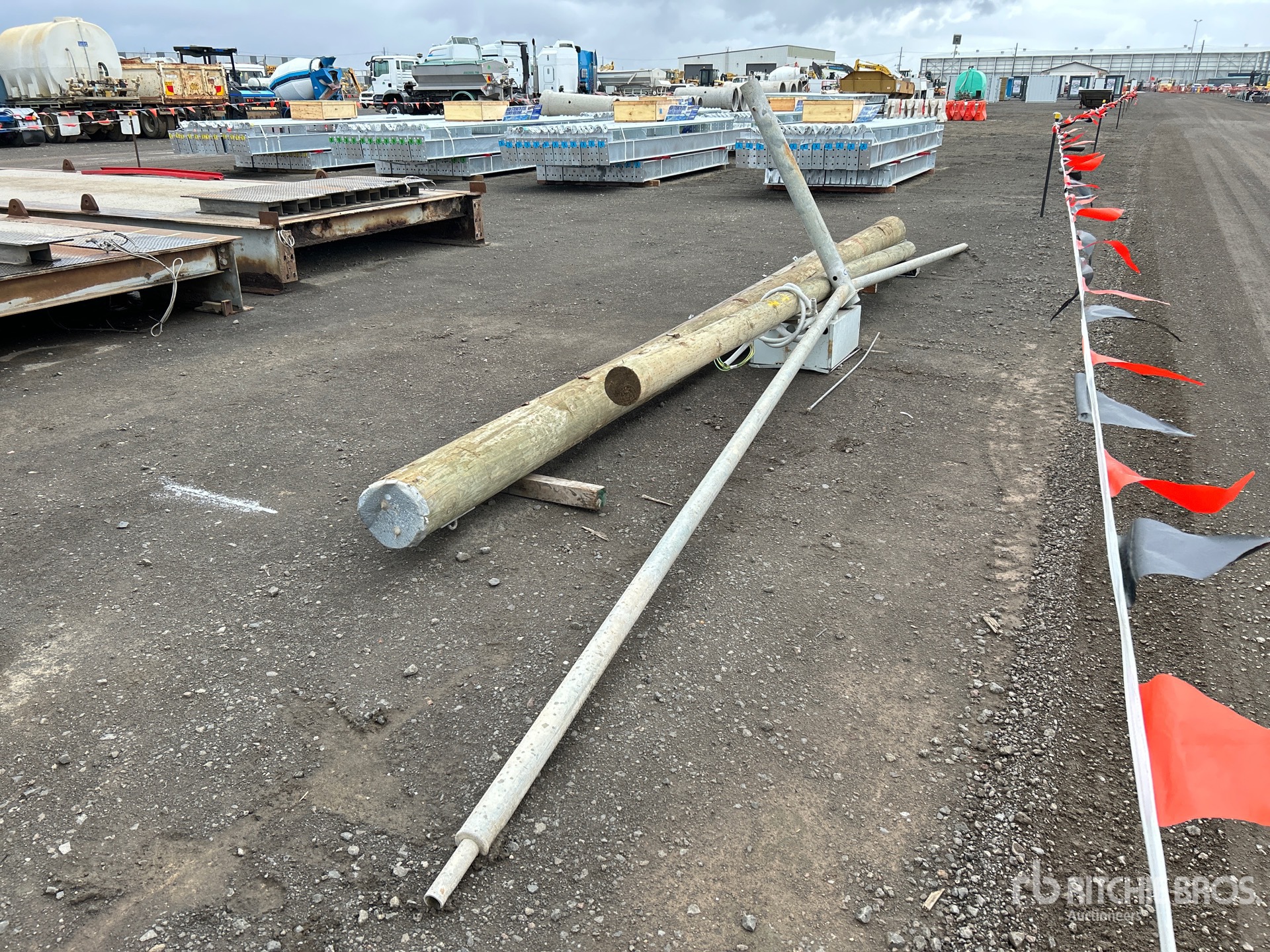 General Appearance with Foto, angolo anteriore sinistro