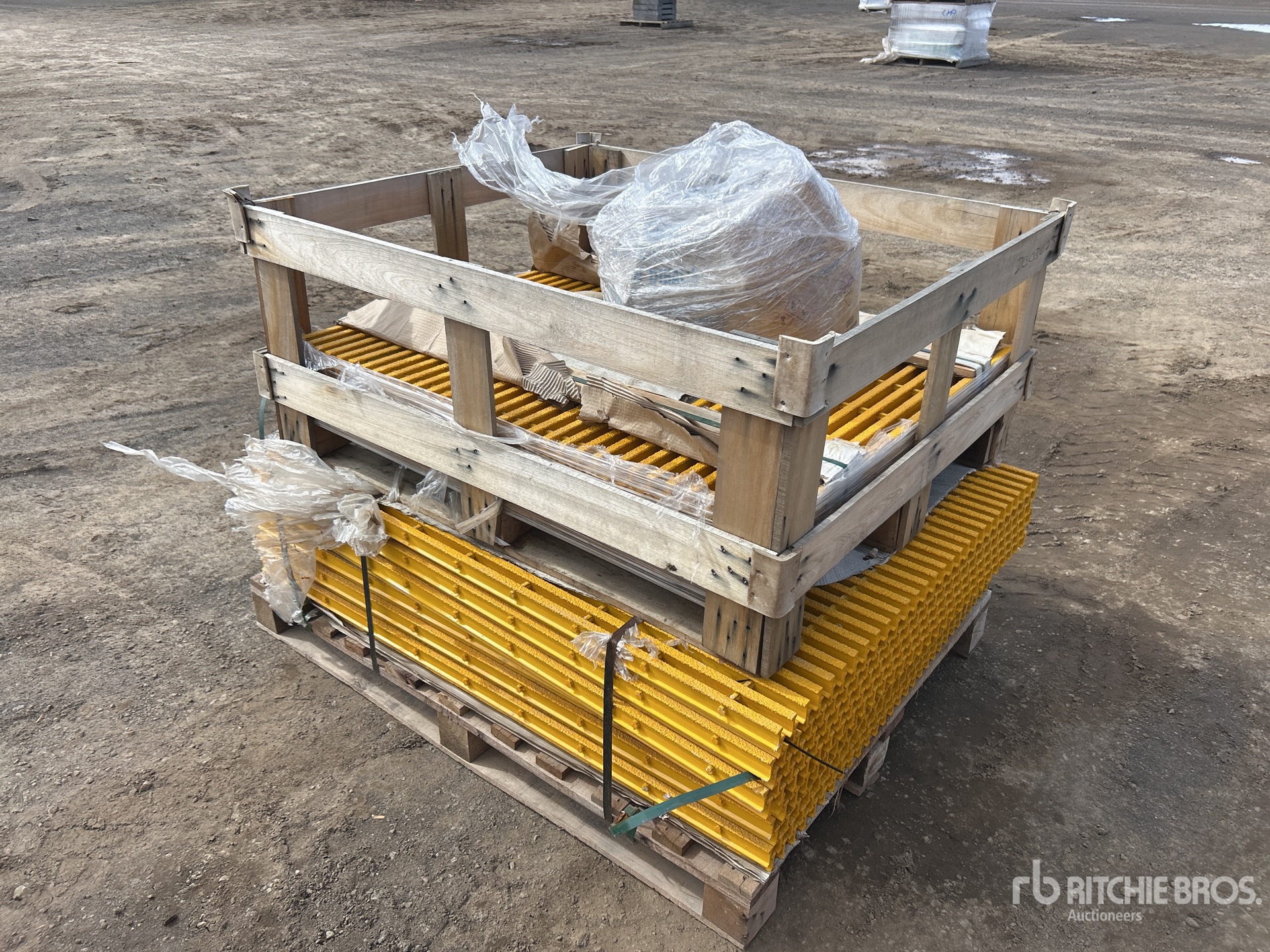 General Appearance with Foto, angolo anteriore sinistro