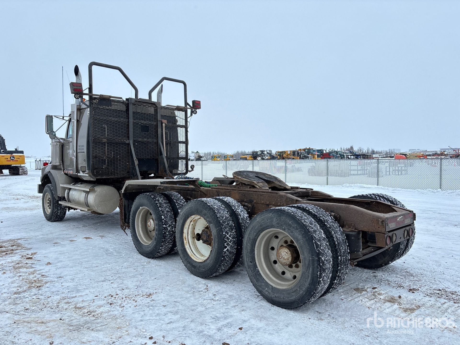 General Appearance with Foto, angolo posteriore sinistro