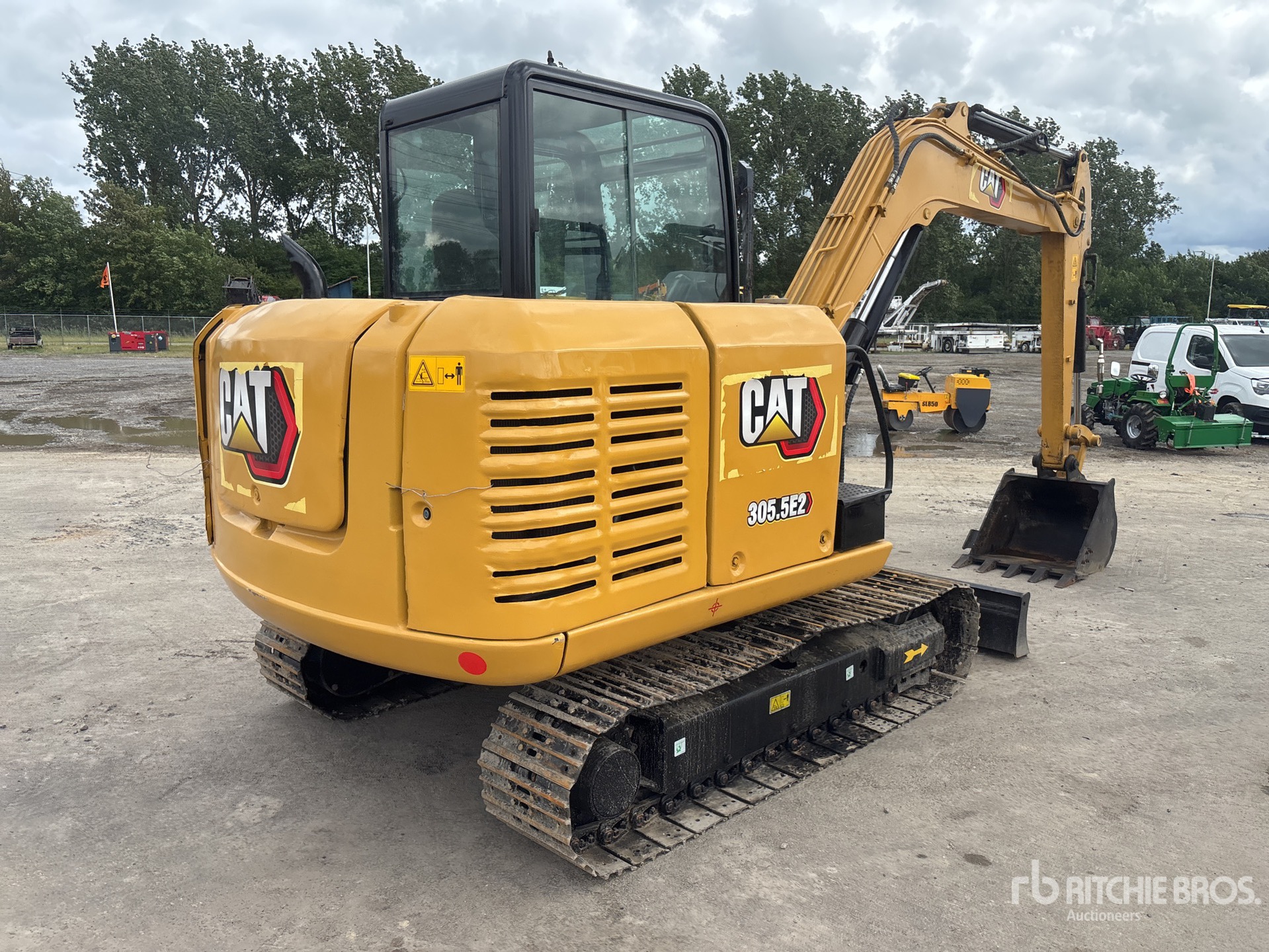General Appearance with Picture, Right Rear Corner