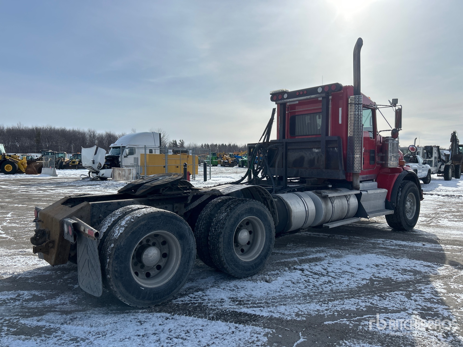 Aspect général with Image, coin arrière droit