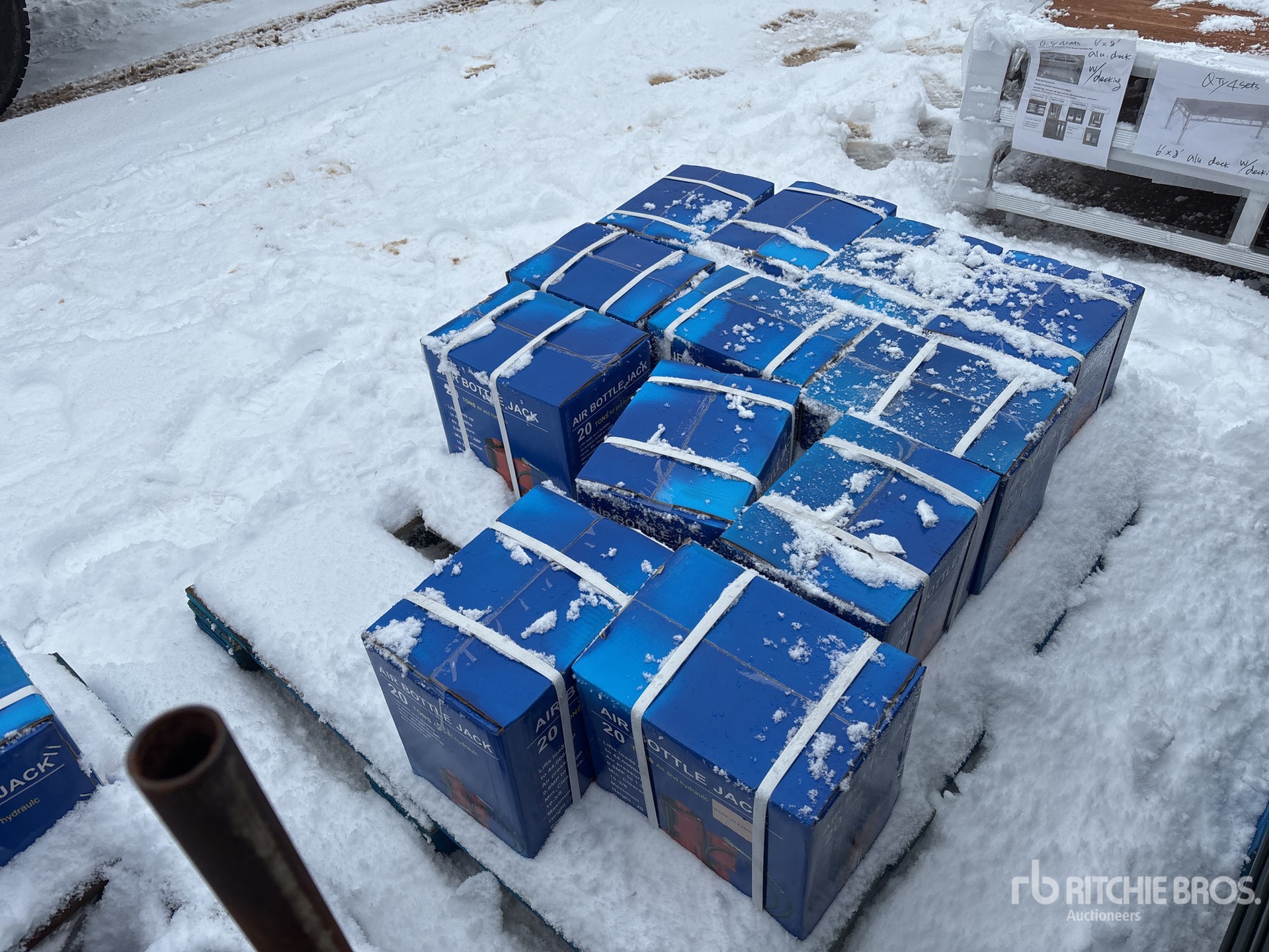 General Appearance with Bild, Ecke hinten links