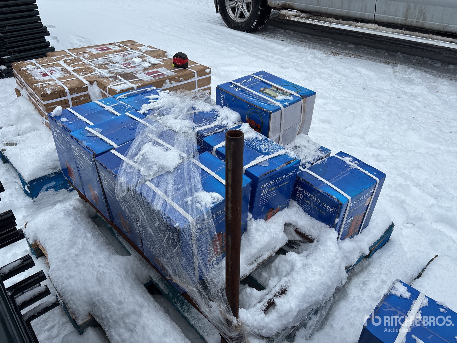 General Appearance with Bild, Ecke hinten rechts