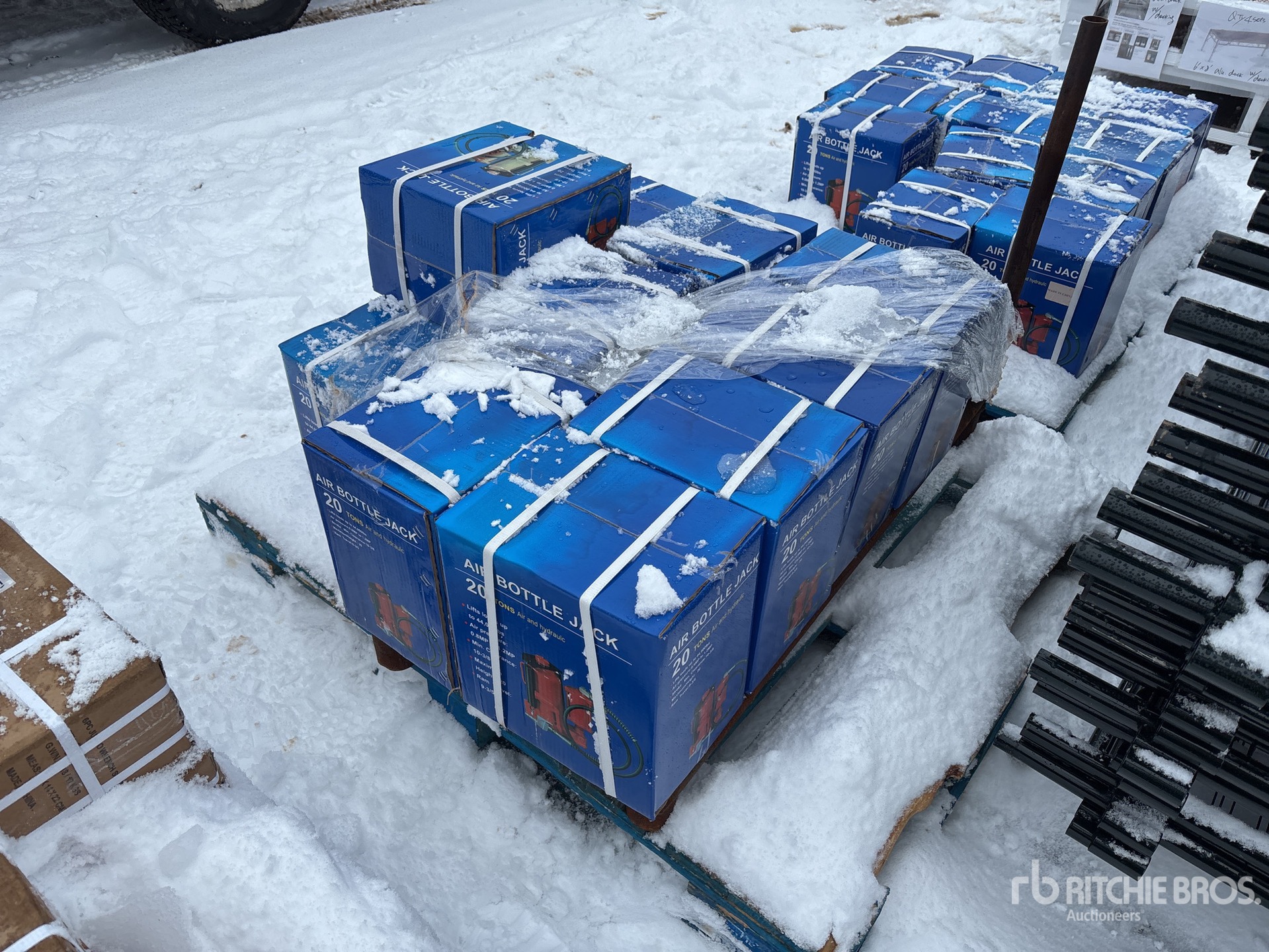 General Appearance with Bild, Ecke hinten links