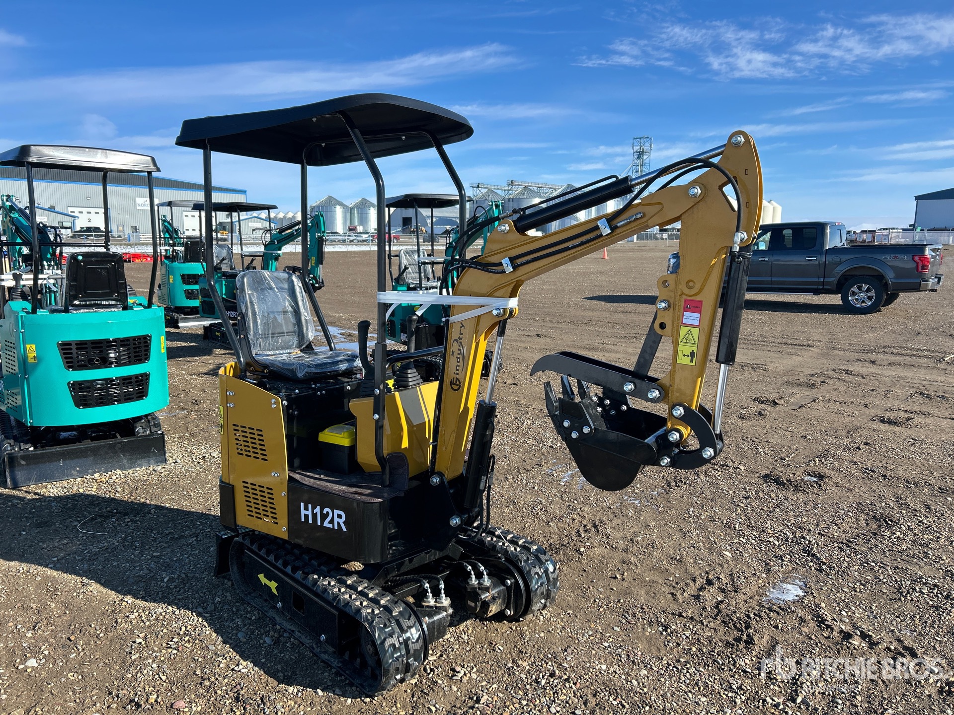 General Appearance with Picture, Right Front Corner