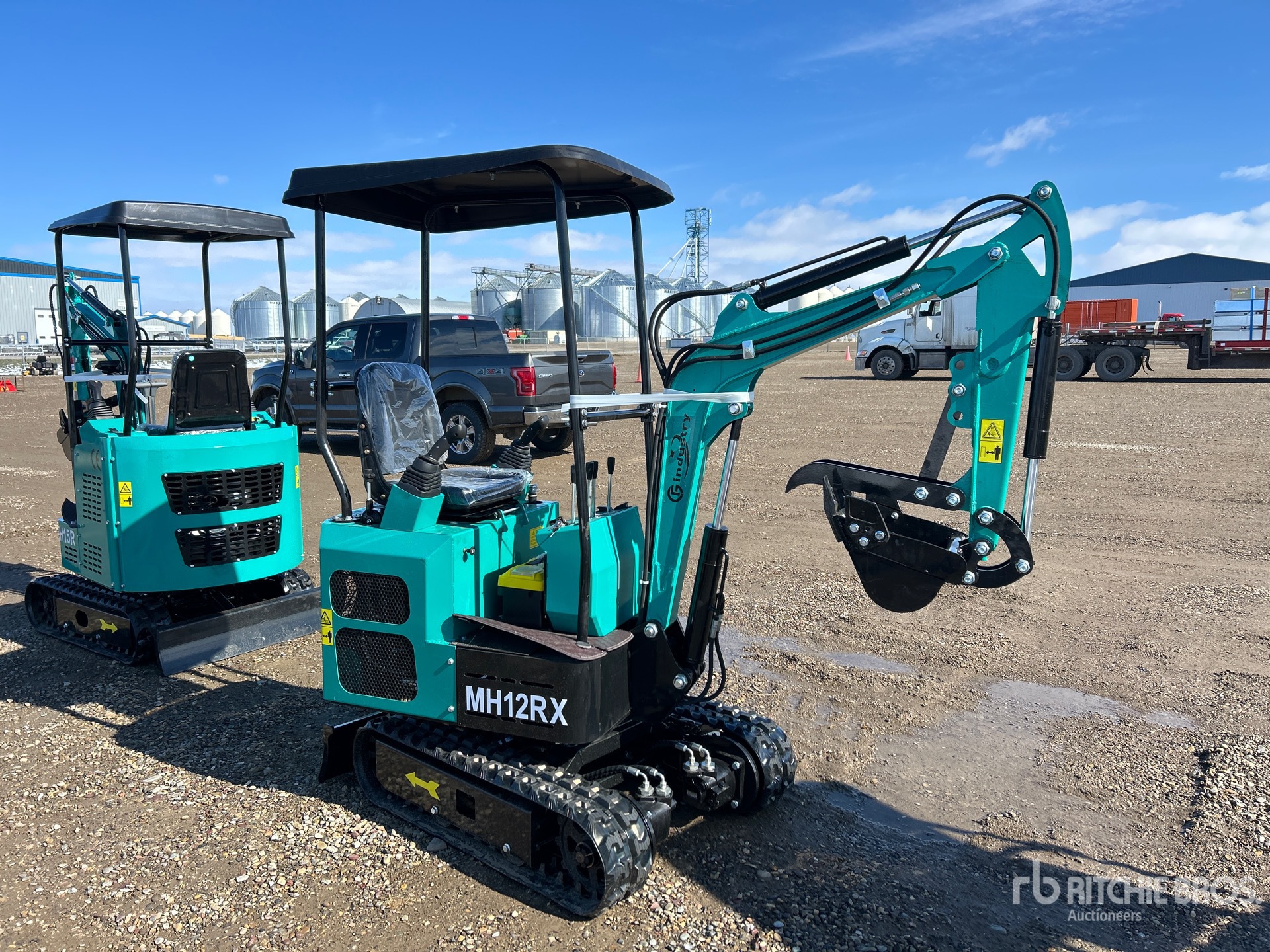 General Appearance with Picture, Right Front Corner