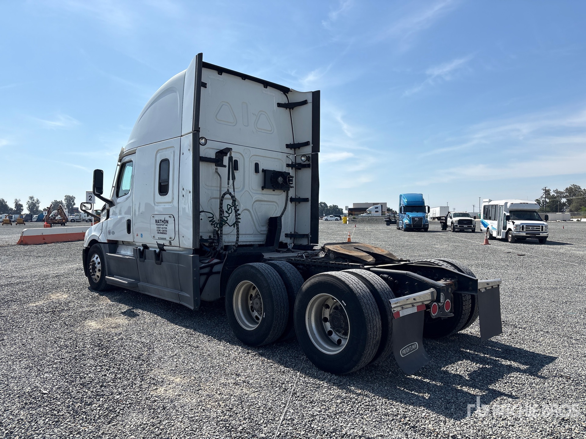 Aspect général with Image, coin arrière gauche