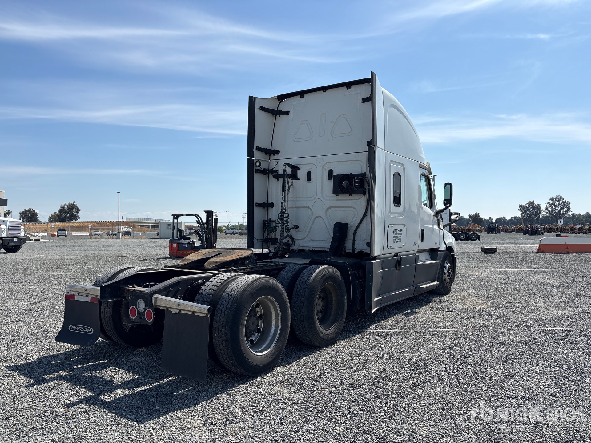 Aspect général with Image, coin arrière droit