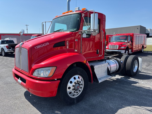 2013 Kenworth T370 4x2 S/A Day Cab Truck Tractor