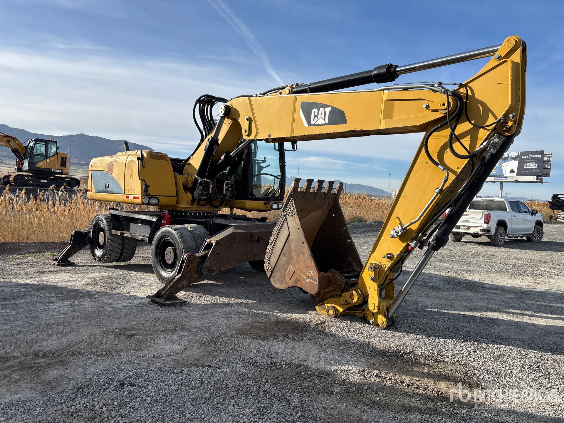 General Appearance with Picture, Right Front Corner