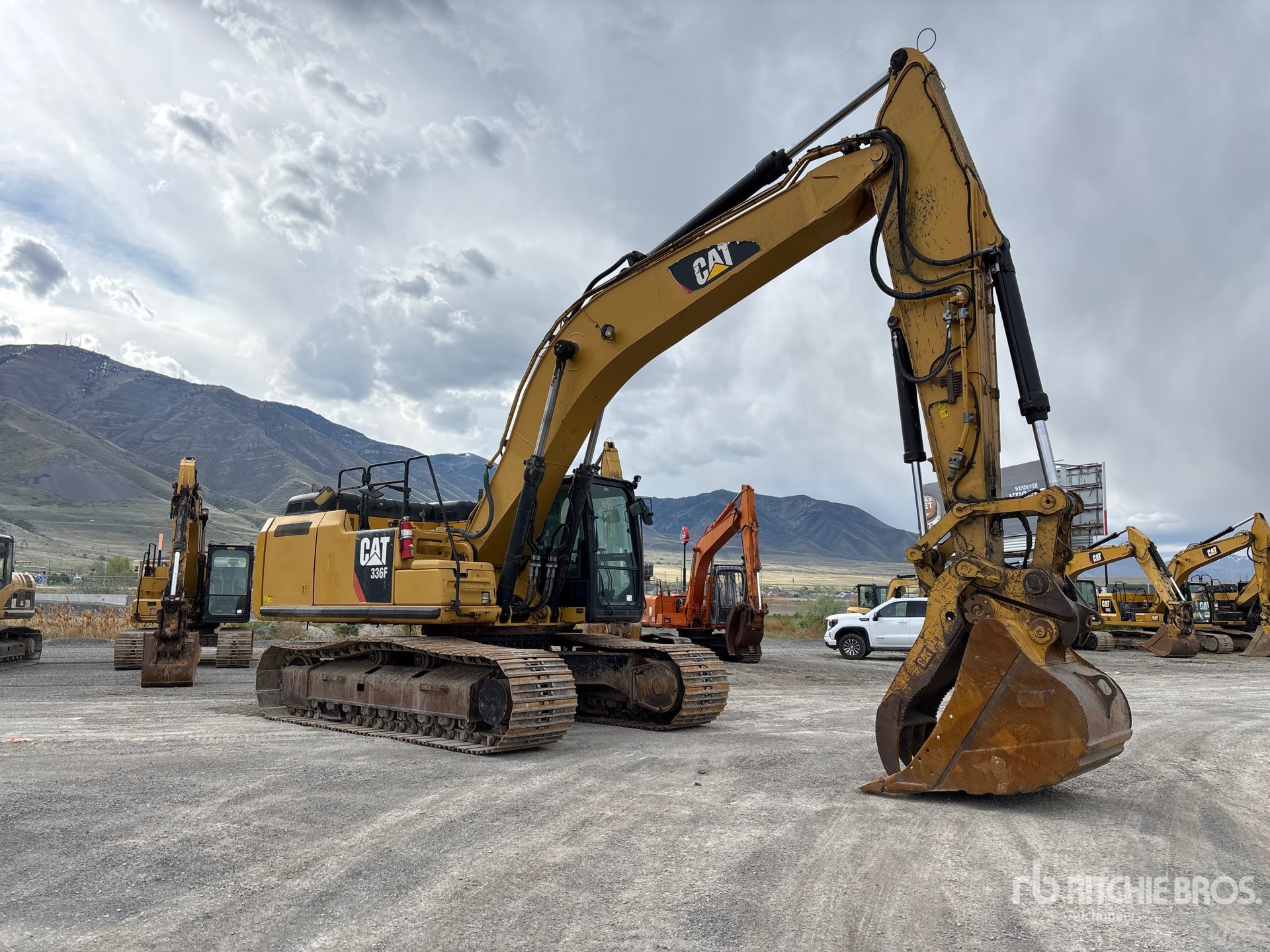 General Appearance with Picture, Right Front Corner