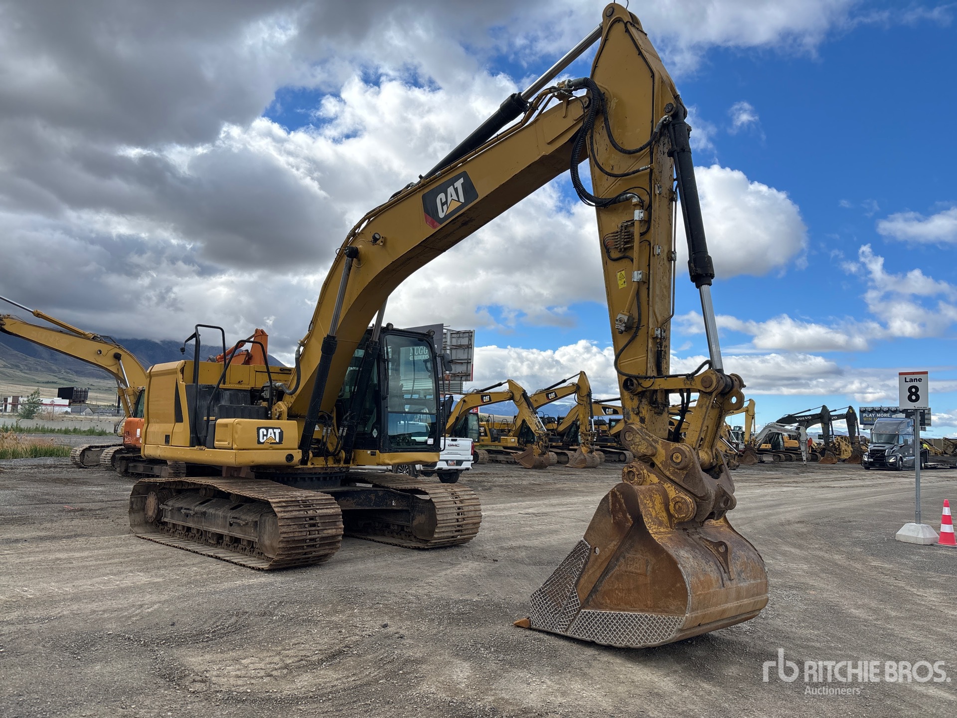 General Appearance with Picture, Right Front Corner