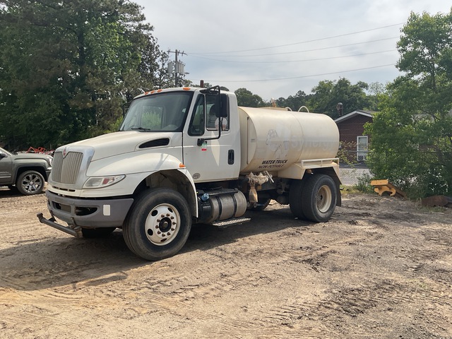2017 Internatio W2TK 4300 International 2000 gal 4x2 Water Truck