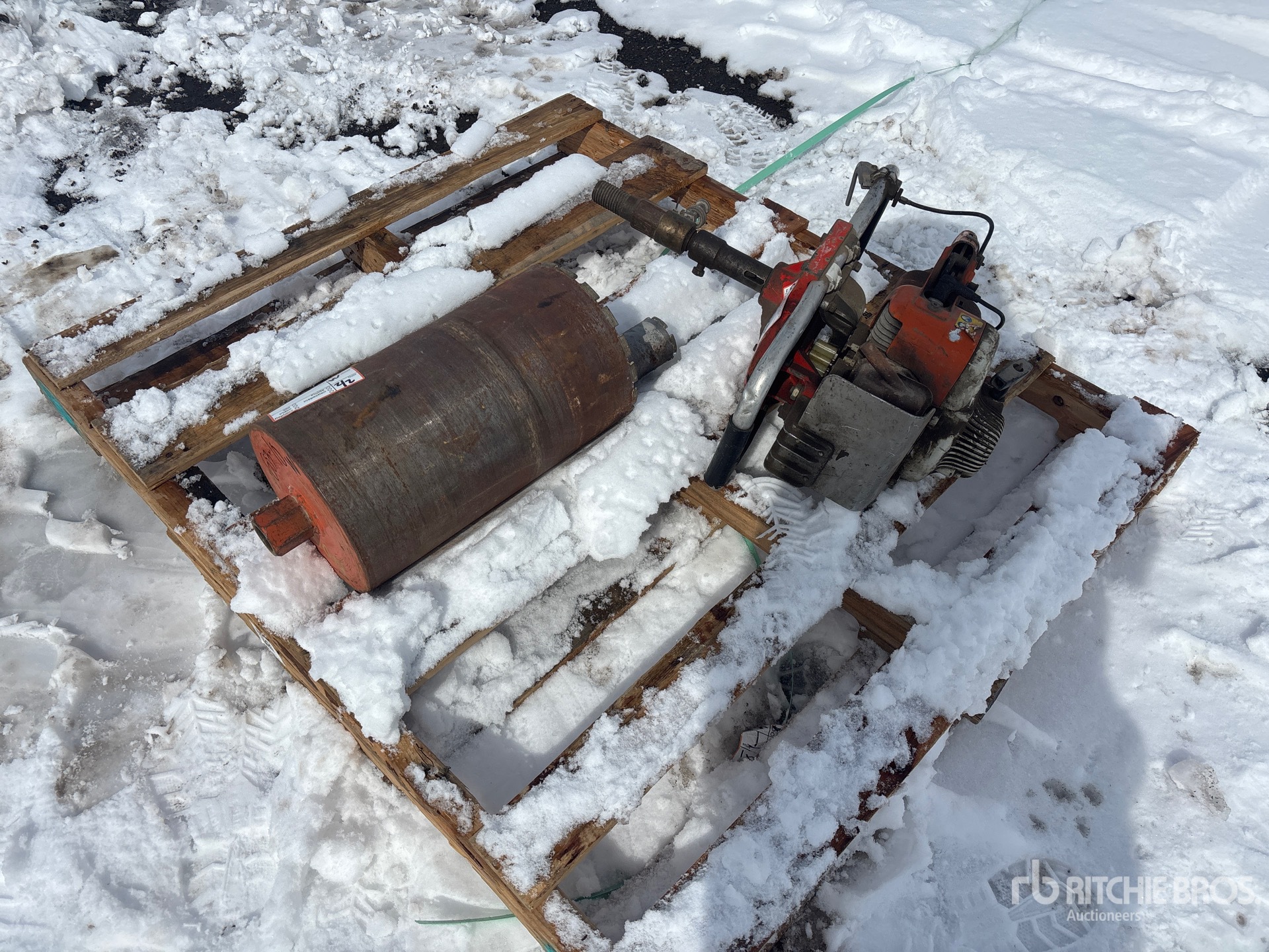 Aspect général with Image, coin arrière droit