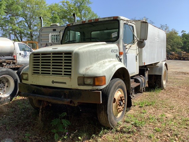 2000 International 4900 4x2 Water Truck (Inoperable)