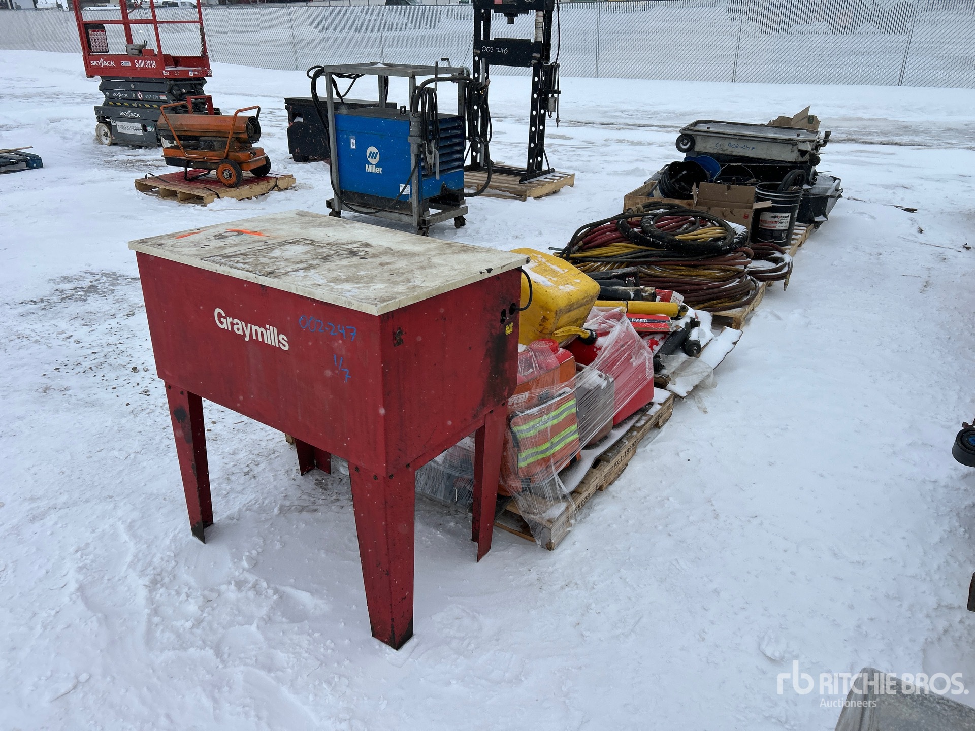 General Appearance with Picture, Left Front Corner