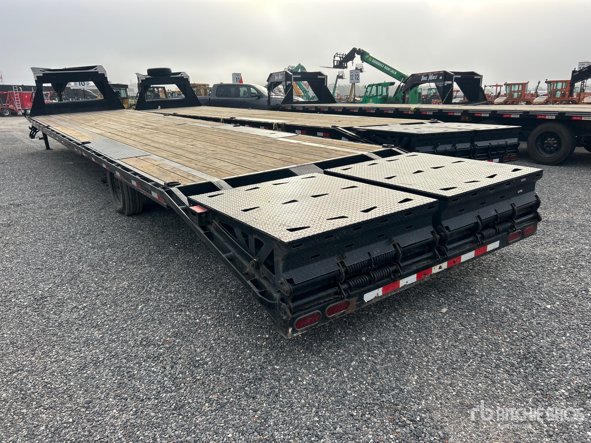 General Appearance with Bild, Ecke hinten links