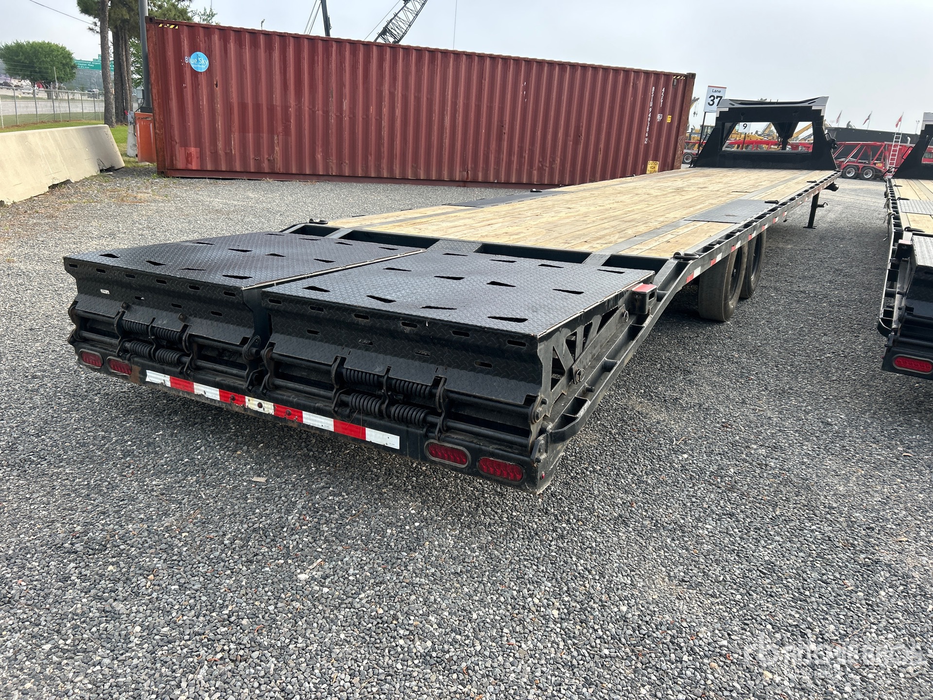 General Appearance with Bild, Ecke hinten rechts